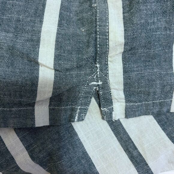 Reef Men’s Button Up Shirt XXL Blue White Striped Short Sleeve 100% Cotton - Picture 8 of 8